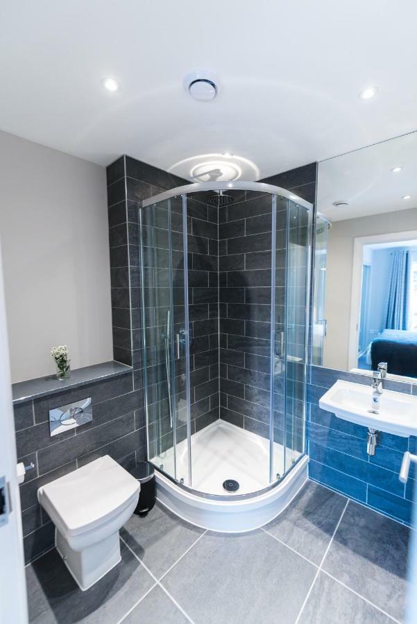 5 Star Brand New City Centre Apartment Belfast Kültér fotó